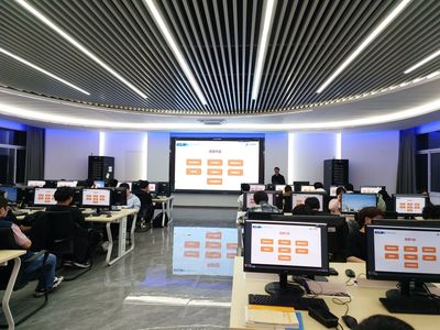 新華三杯再啟新程，信息工程學(xué)院舉行第十四屆全國(guó)大學(xué)生數(shù)字技術(shù)大賽宣講會(huì)